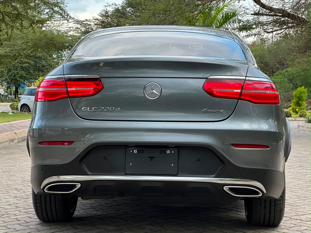 Mercedes Benz thumbnail 5